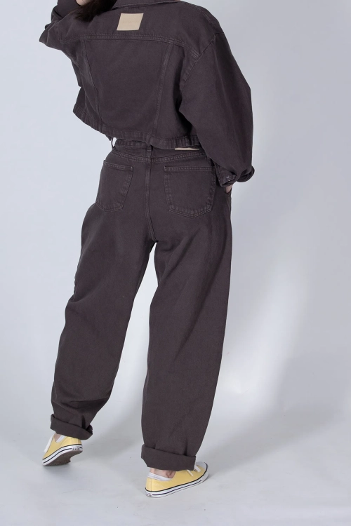 spodnie-denim-choco-3.webp