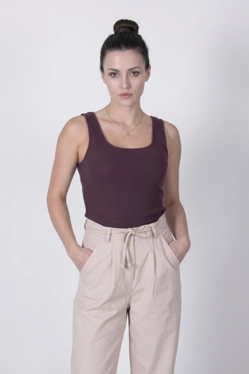 tshirt-damska-brown.webp