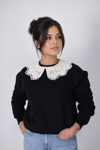 sweter-black-3.webp
