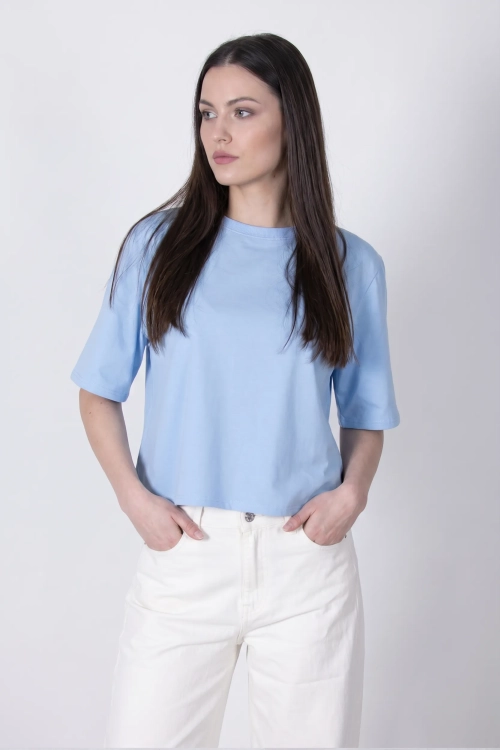 blue-tshirt-short-2.webp