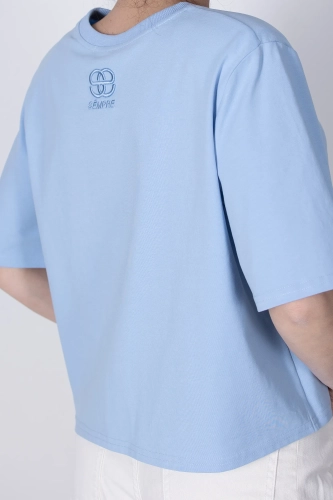 blue-tshirt-short-3.webp