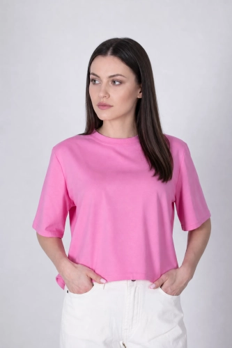 tshirt-pink-pillow-2.webp