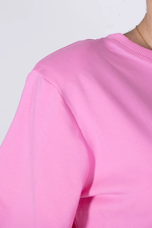 tshirt-pink-pillow-4.webp