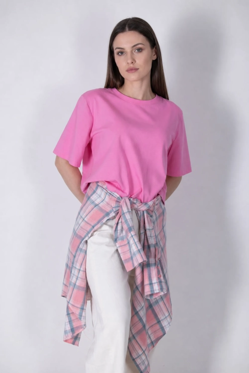 tshirt-pink-pillow.webp