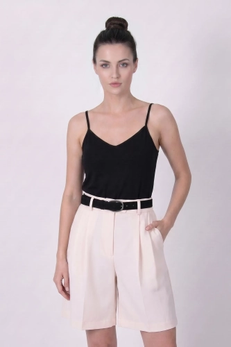 bermudy-damskie-beige-2.webp